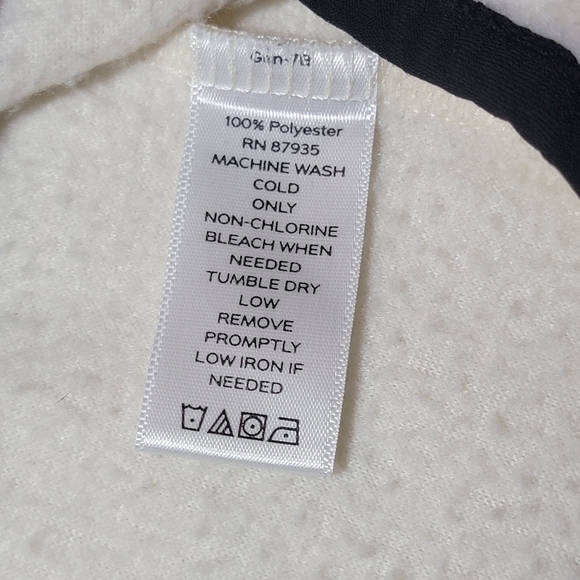 Susan Graver Plus Size 1X Plush Lightweight Vest - Picture 4 of 8